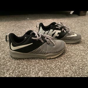 Kids Nike shoes size